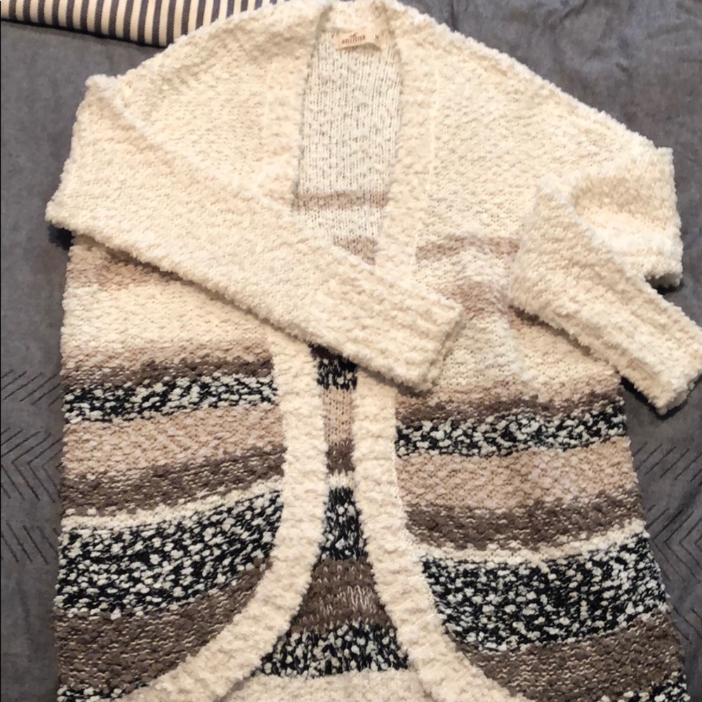 HOLLISTER SWEATER